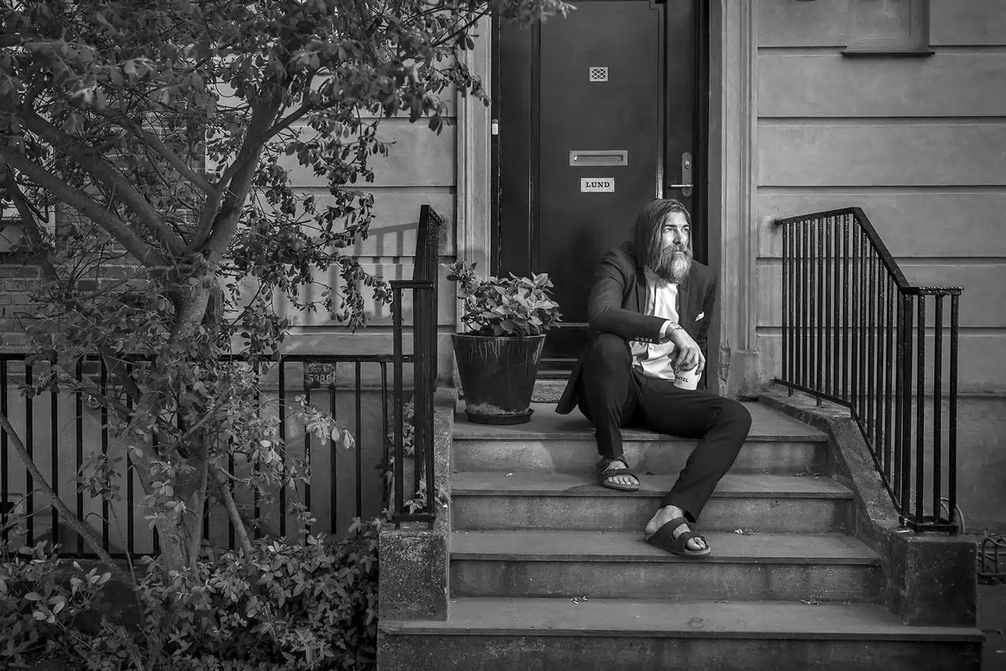 Den kendte serieinvestor Morten Lunds koncern, Salutation, der står bag en række selskaber, er blevet sendt til tvangsopløsning, fordi der ikke er blevet afleveret årsregnskab rettidigt.