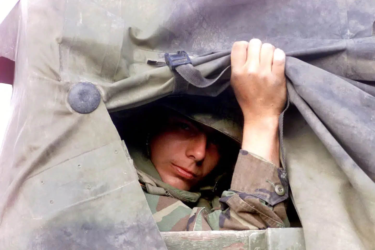 De to albanske soldater blev bragt til et hospital i hovedstaden Tirana, efter at de begge havde pådraget sig øjenskader, oplyser forsvarsministeriet (arkivfoto).