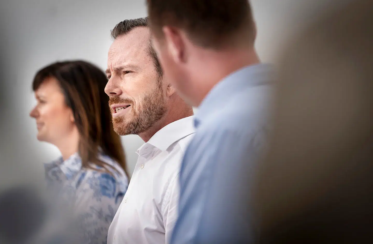 »Har jeg noget imod skattelettelser,« spurgte Jakob Ellemann-Jensen (V) retorisk på pressemødet. Svaret var nej. Men det er »vigtigst« i bunden, ikke i toppen, lød det.