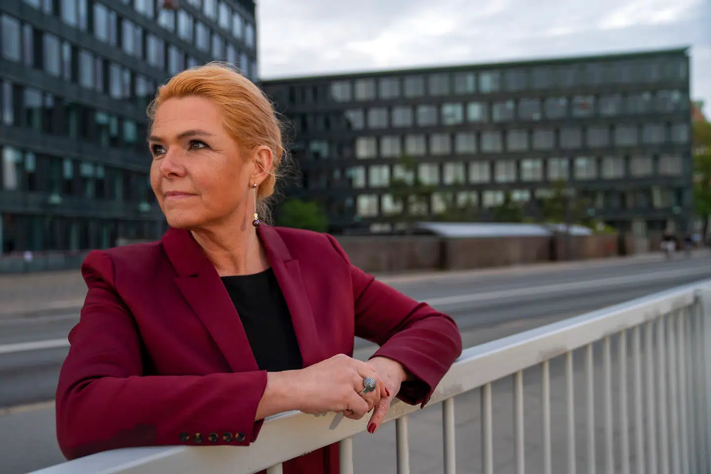 Siden Inger Støjberg blev idømt 60 dages ubetinget fængselsstraf ved Rigsretten i december 2021, har hun stiftet Danmarksdemokraterne, og det nyudklækkede parti står i flere målinger til at brage ind i Folketinget med over ti procent af stemmerne.