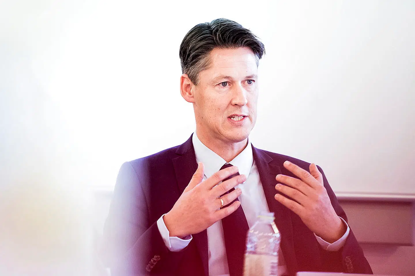 Michael Svarer advarer mod, at man sløser med finansieringen af politiske forslag.