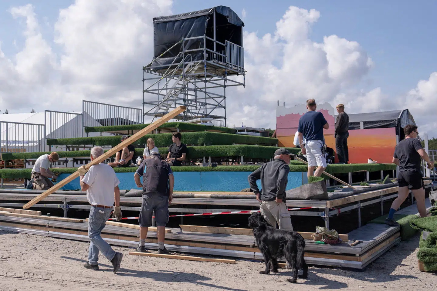 Festivalen »Musik i Lejet« foregår i Tisvildeleje fra 20. til 23. juli. Det er en stor succes blandt festivalens gæster, men det modsatte er tilfældet blandt en gruppe lokale.