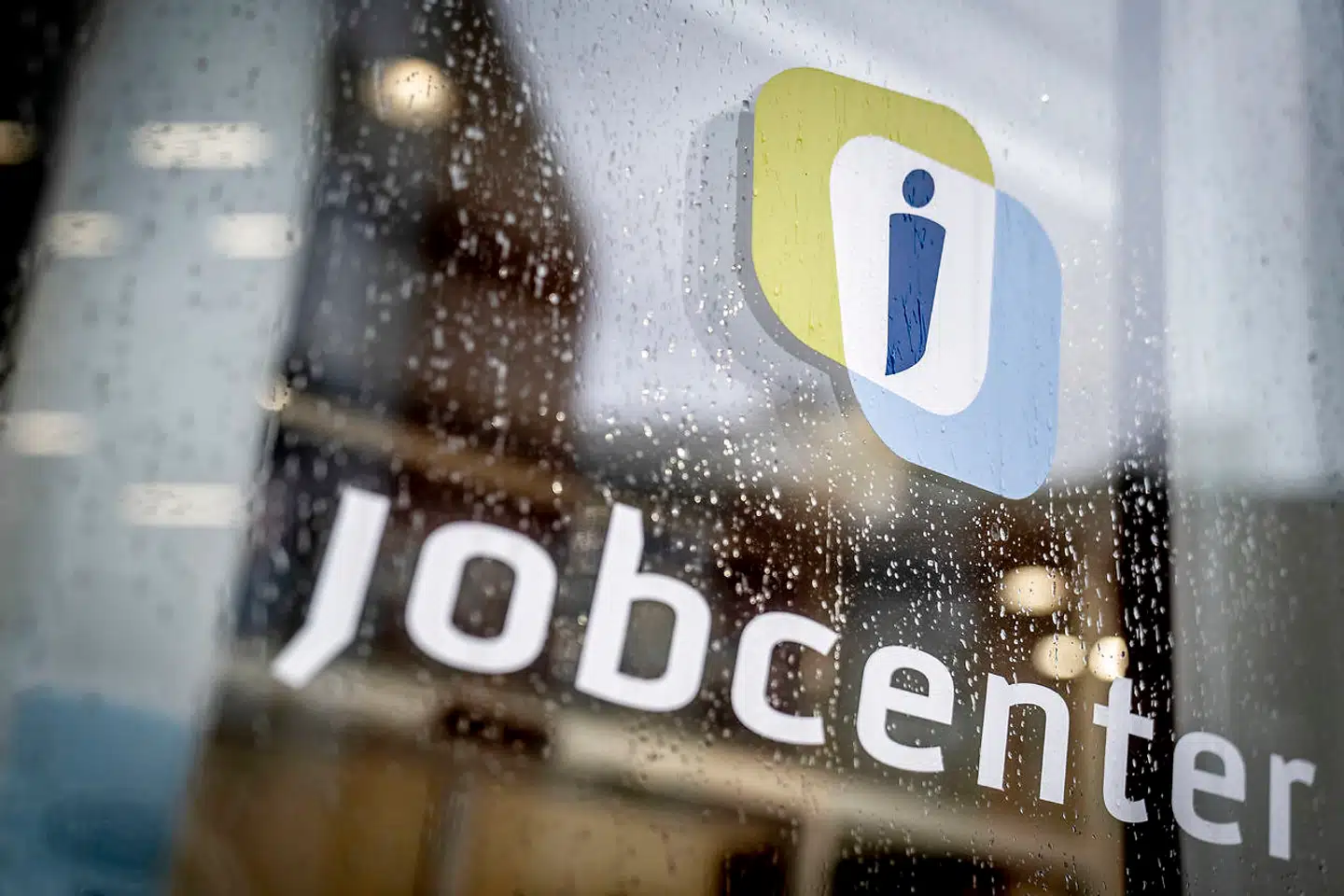 Når der er grund til at lytte til Venstres forslag om at lukke jobcentrene handler det om metode og principper, skriver Thomas Bernt Henriksen i denne leder.
