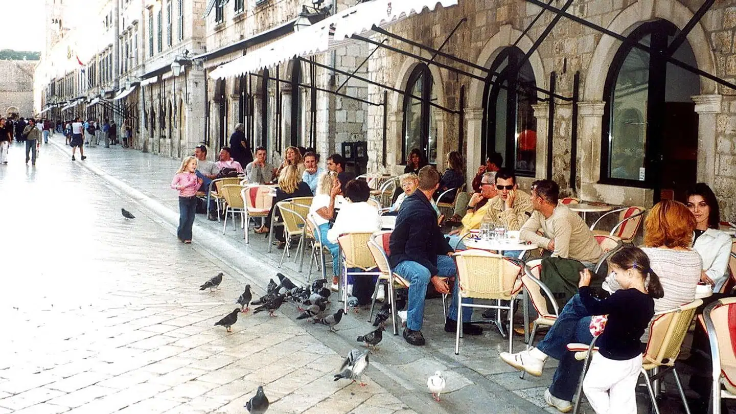 Det er fristende at købe bolig under sydlige himmelstrøg. Men husk at undersøge skatteforholdene, inden du skriver under på købsaftalen.