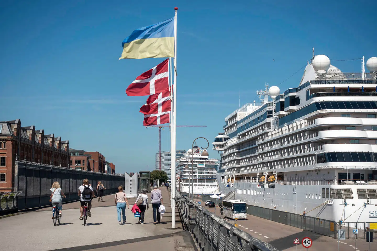 Antallet af krydstogtgæster i København er styrtdykket i år, og på nuværende tidspunkt forventer Københavns Havn omkring 300.000 færre gæster end anslået for året, hvilket svarer til et fald på 30 procent.