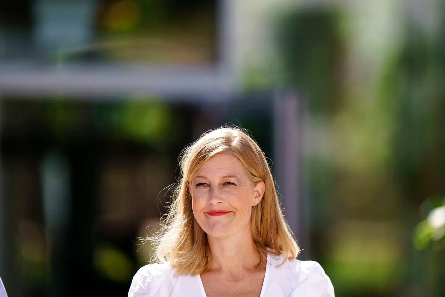 Den radikale leder, Sofie Carsten Nielsen, har kritiseret Mette Frederiksen (S) i uhyre hårde vendinger og truet med at vælte hendes regering. Alligevel peger hun stadig på hende som statsminister. Lige nu i hvert fald.