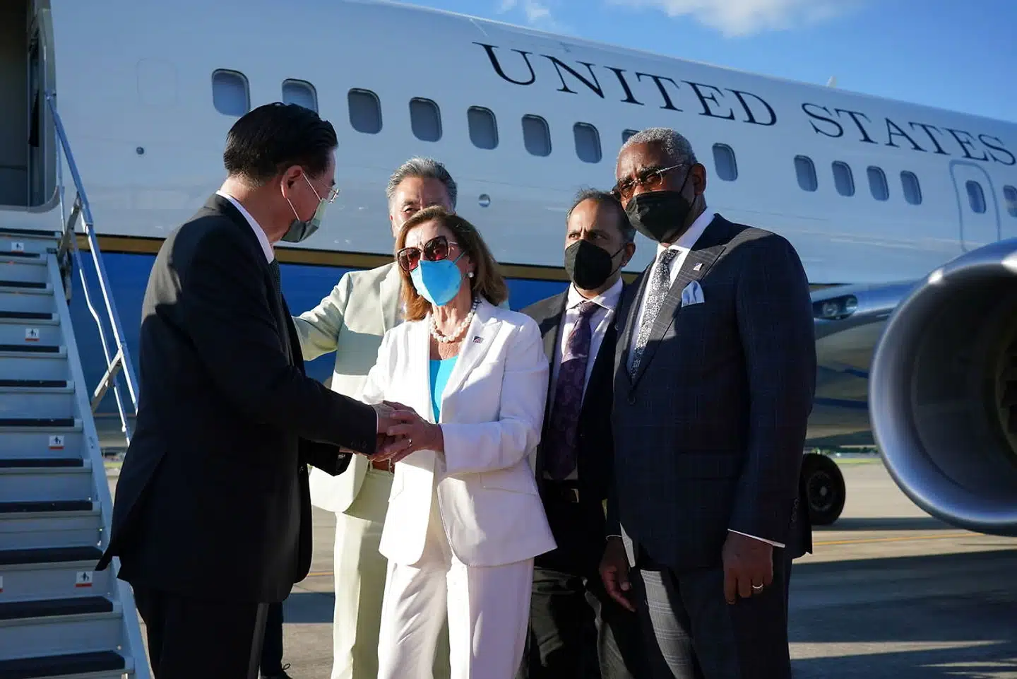 Nancy Pelosi mødes med den taiwanesiske udenrigsminister Joseph Wu. Fotoet er taget kort før Nancy Pelosi rejste videre til Sydkorea.