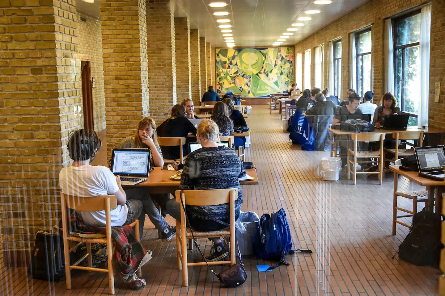 »Når man ikke er modtager af nogen ydelse, så trækker man altså ikke på fælleskassen, hvorved vi ikke har nogen ret til politisk at blande os. Om man vælger at rejse rundt og se verden, arbejde for at tjene penge eller prioritere noget helt tredje må være op til den enkelte,« skriver Carl Andersen.