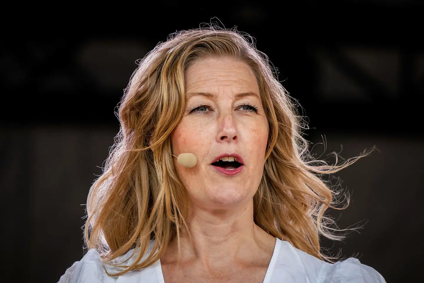 Formand for Radikale Venstre, Sofie Carsten Nielsen, holdt partiledertale på Hovedscenen på Folkemødet i Allinge i juni.