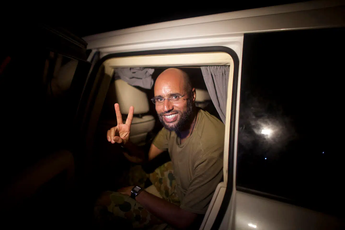Saif al-Islam Gaddafis fire år som international playboy var sikkert forblevet et farverigt, men lukket kapitel i hans liv, havde det ikke været for den britiske avis The Guardian, der er kommet i besiddelse af en række e-mail.
