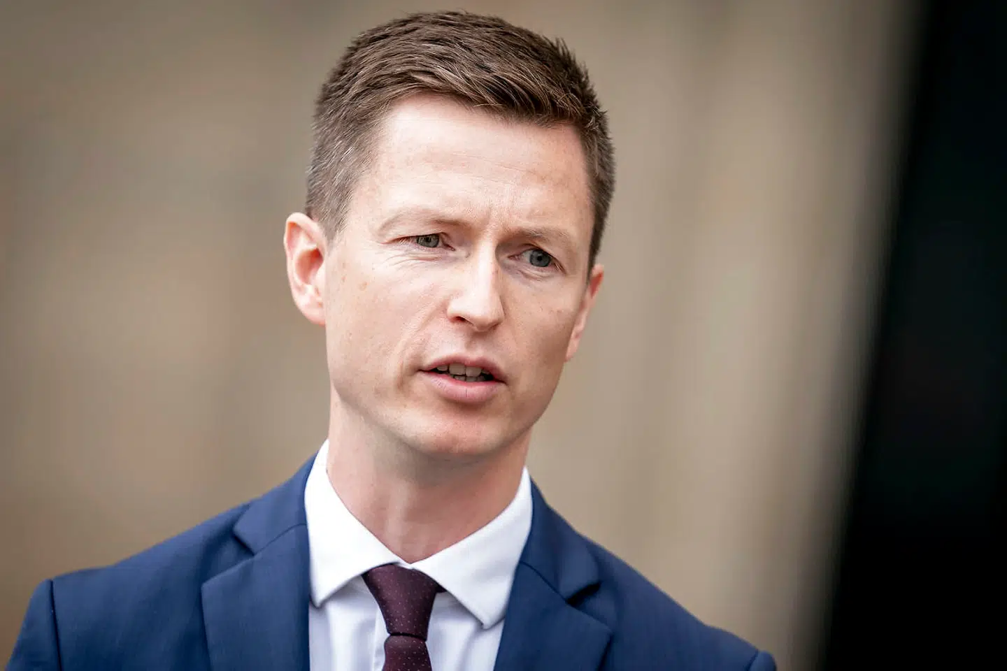 Uddannelses- og forskningsminister Jesper Petersen er kun blevet bekræftet i, at udflytningsaftalen er nødvendig, hvis der fortsat skal være gode uddannelsesmuligheder i hele Danmark. Stod det til ministeren, måtte der også meget gerne være langt flere muligheder uden for de store byer, end det er tilfældet nu.