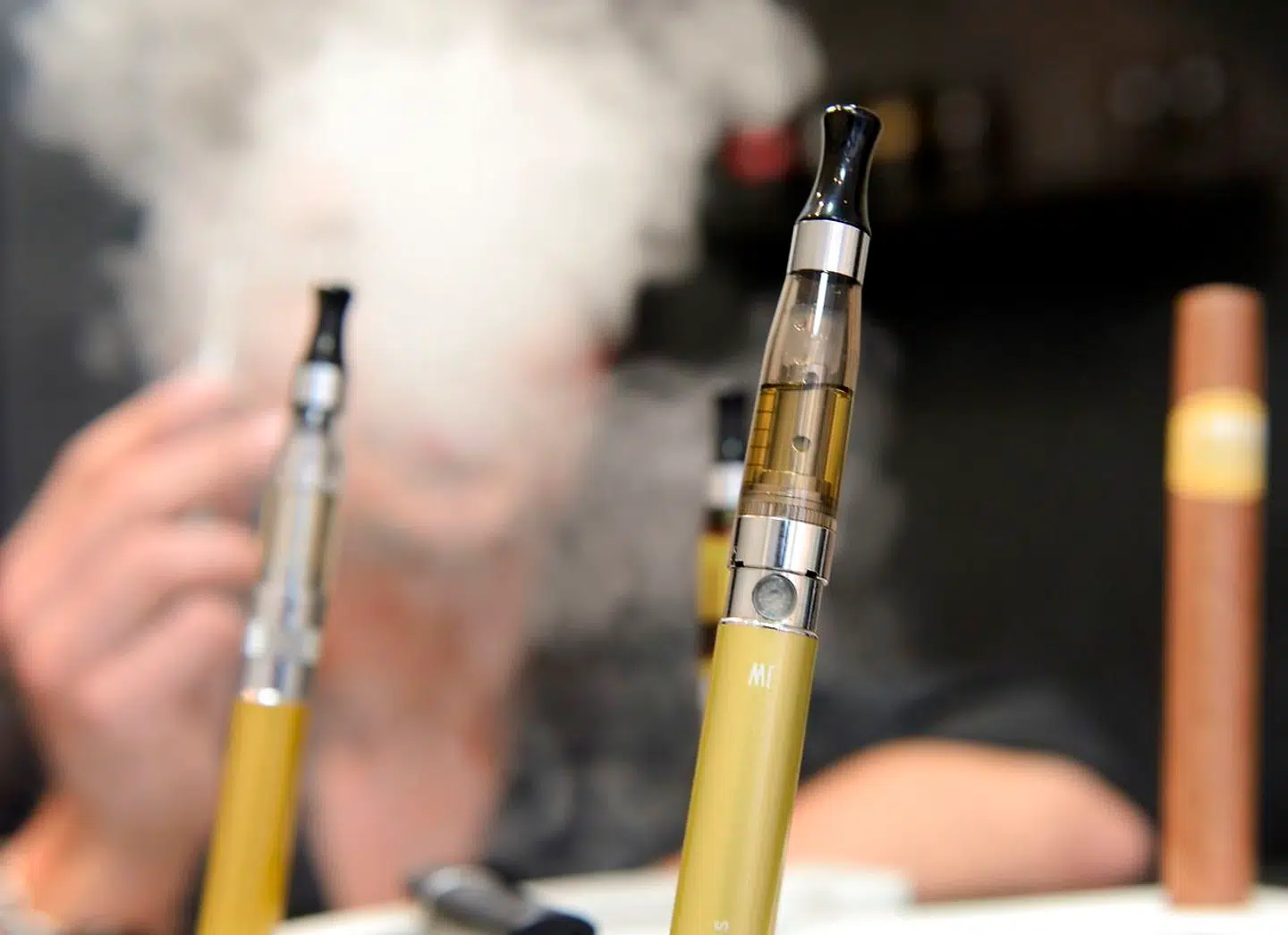 Rygning har i mere end et årti været forbudt i Mexico i offentlige kontorer og bygninger, i butikker, barer og restauranter. Der er undtagelser for visse underholdningssteder. Tirsdag forbydes salget af e-cigaretter (arkivfoto).