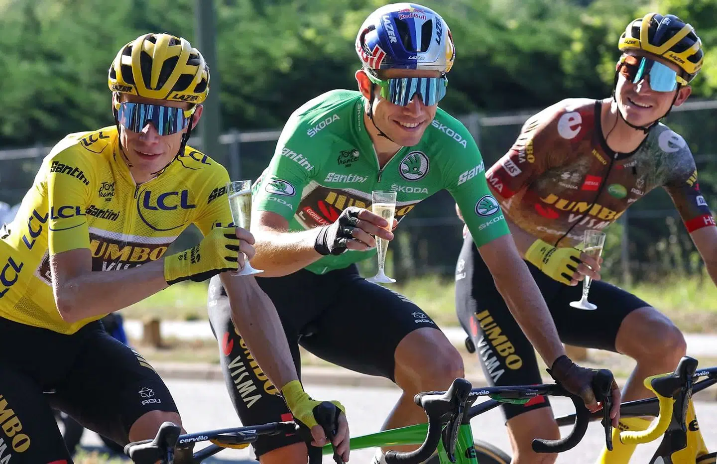 Vinder af årets Tour de France, Jonas Vingegaard, og hans kolleger vil være hovedpersonerne i en kommende dokumentarserie på Netflix, der handler om verdens største cykelløb.