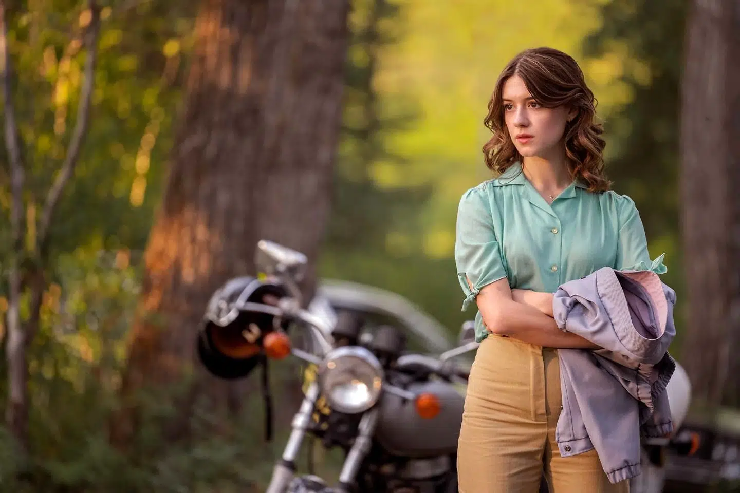 Daisy Edgar-Jones fik sit gennembrud i »Normal People« og spiller i »Under the Banner of Heaven« den unge Brenda, der bliver gift ind i den mormonske Lafferty-familie.