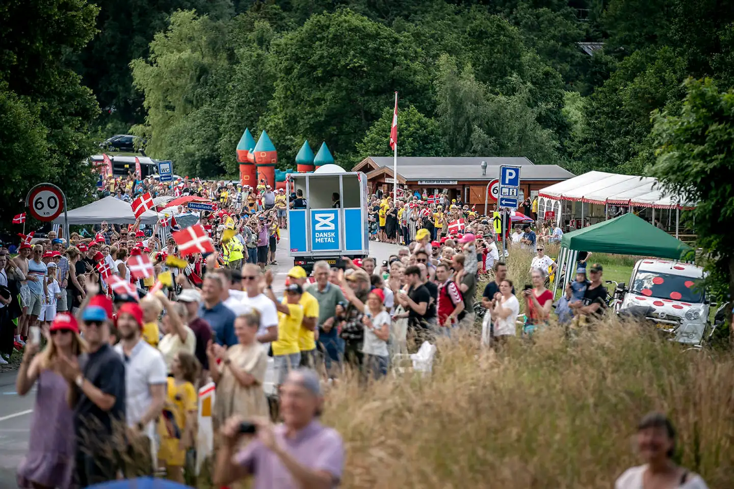 Langs ruterne var der fyldt med danske fans, og stemningen blandt publikum gjorde indtryk på rytterne og Tour de France.