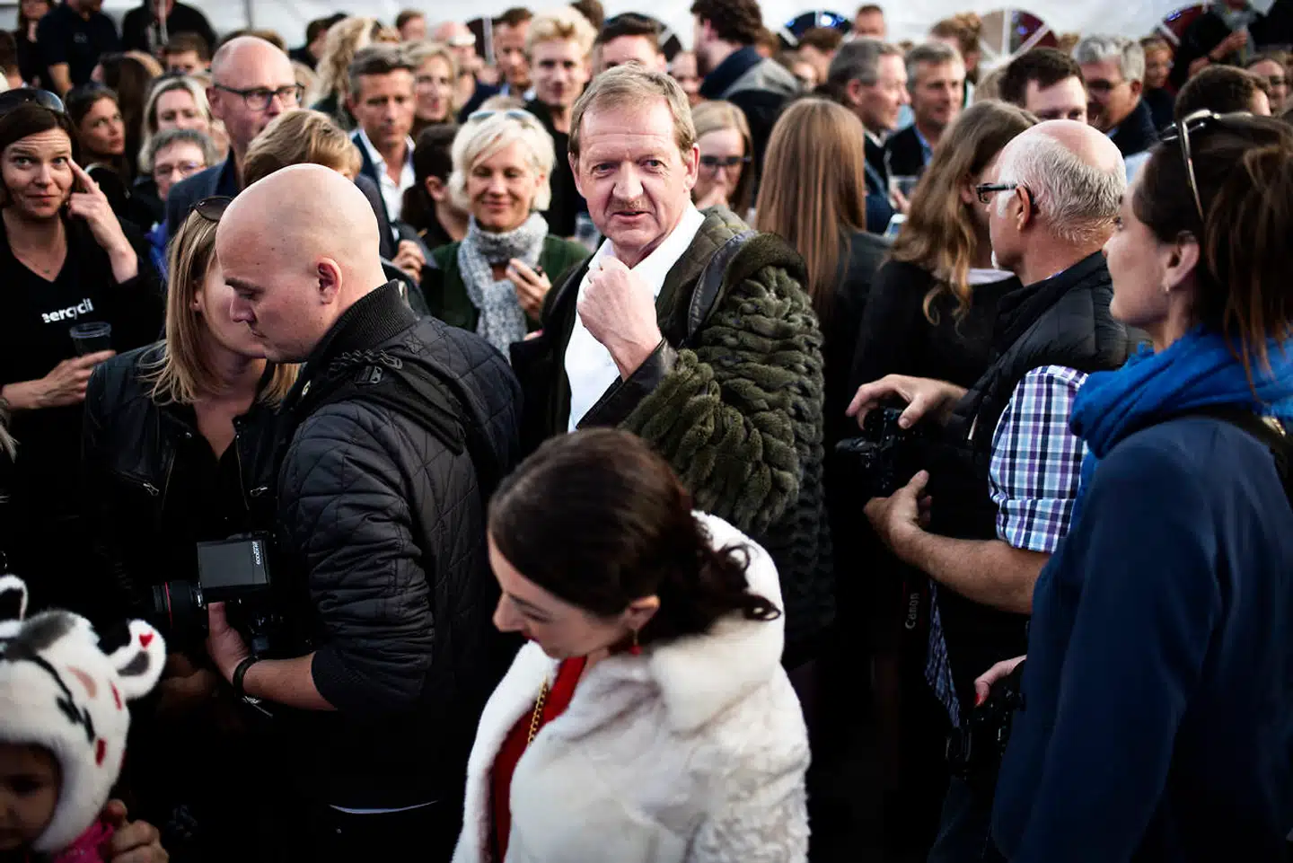 Socialdemokratne Bjarne Laustsen (i grønt) elsker de danske tivolier, forlystelsesparker og tivolier. Derfor har han i de seneste 15 år kæmpet for, at de danske sikkerhedsprocedurer for forlystelser bliver forbedret.