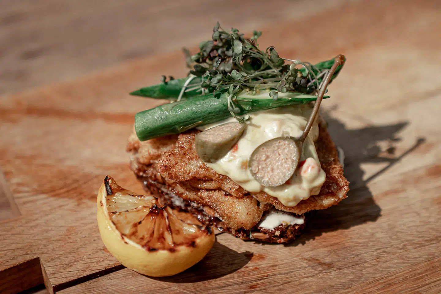 Den smørstegte rødspætte på Hey Ida må være et af den københavnske frokostscenes bedste køb.
