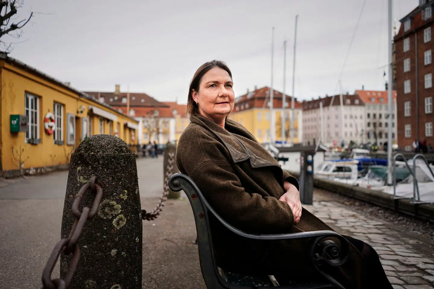 »Samfundet bør slå hårdt ned på racistiske ytringer og ytringer, der tilskynder til religiøst had. Sådan lovgivning har vi i Danmark, og vi ser løbende domme fra danske domstole, hvor mennesker, der er gået over stregen, bliver straffet,« skriver Louise Holck.