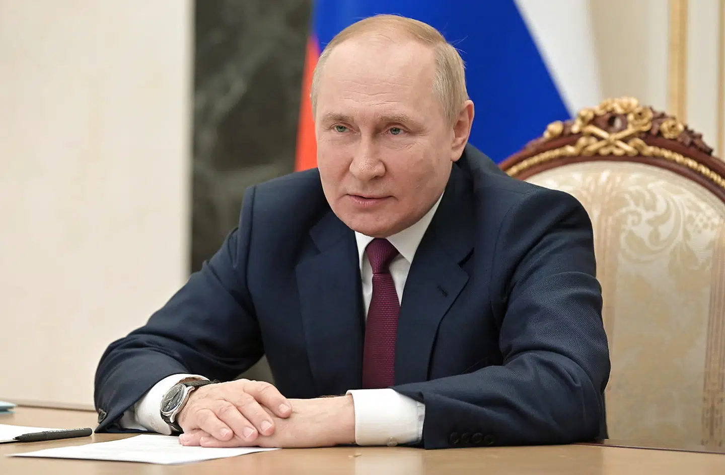 Vladimir Putin anvender europæisk afhængighed af russisk gas til at slå en kile ind mellem europæerne og deres politikere, skriver Troels Heeger i denne leder.