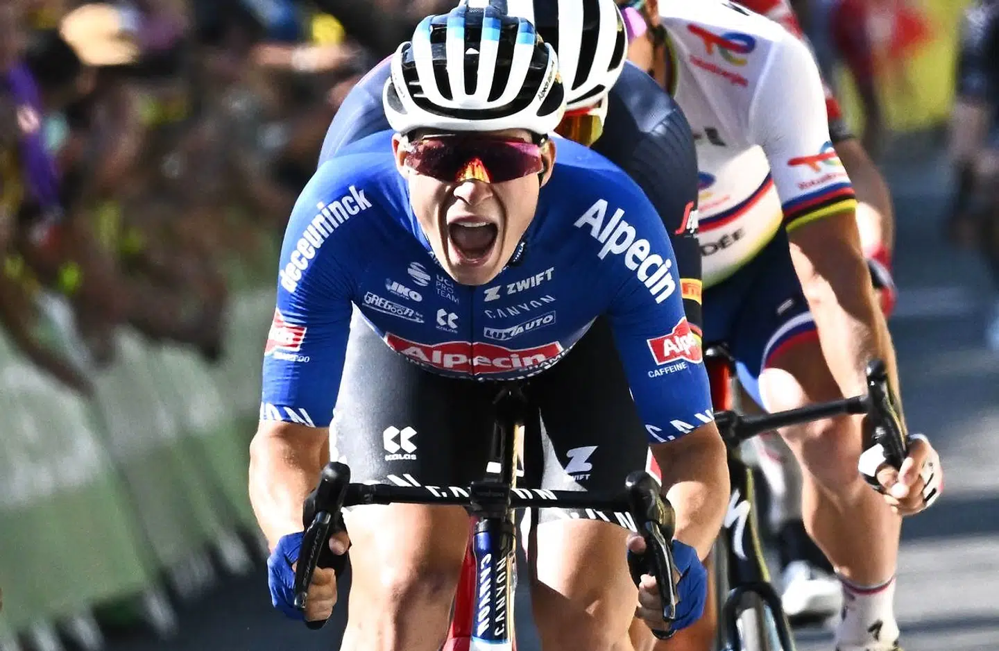 Det årlige Tour de France løber af stablen i øjeblikket med dansk medvind. Løbet afføder et særligt presserende spørgsmål. Her ses belgieren Jasper Philipsen under det nuværende cykelløb. Det vides ikke, hvordan han organiserer sine toiletbesøg.