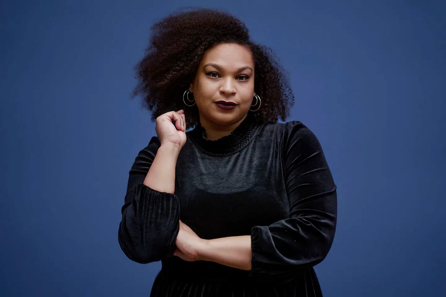 »Særligt fordi, jeg jo i næste nu i så fald sidder ved siden af et menneskebarn, der sidder på en lort. Og det vil jeg selvfølgelig ikke, når jeg har så travlt med at nyde mit liv.« skriver Aminata Amanda Corr i denne Ugen på kanten.