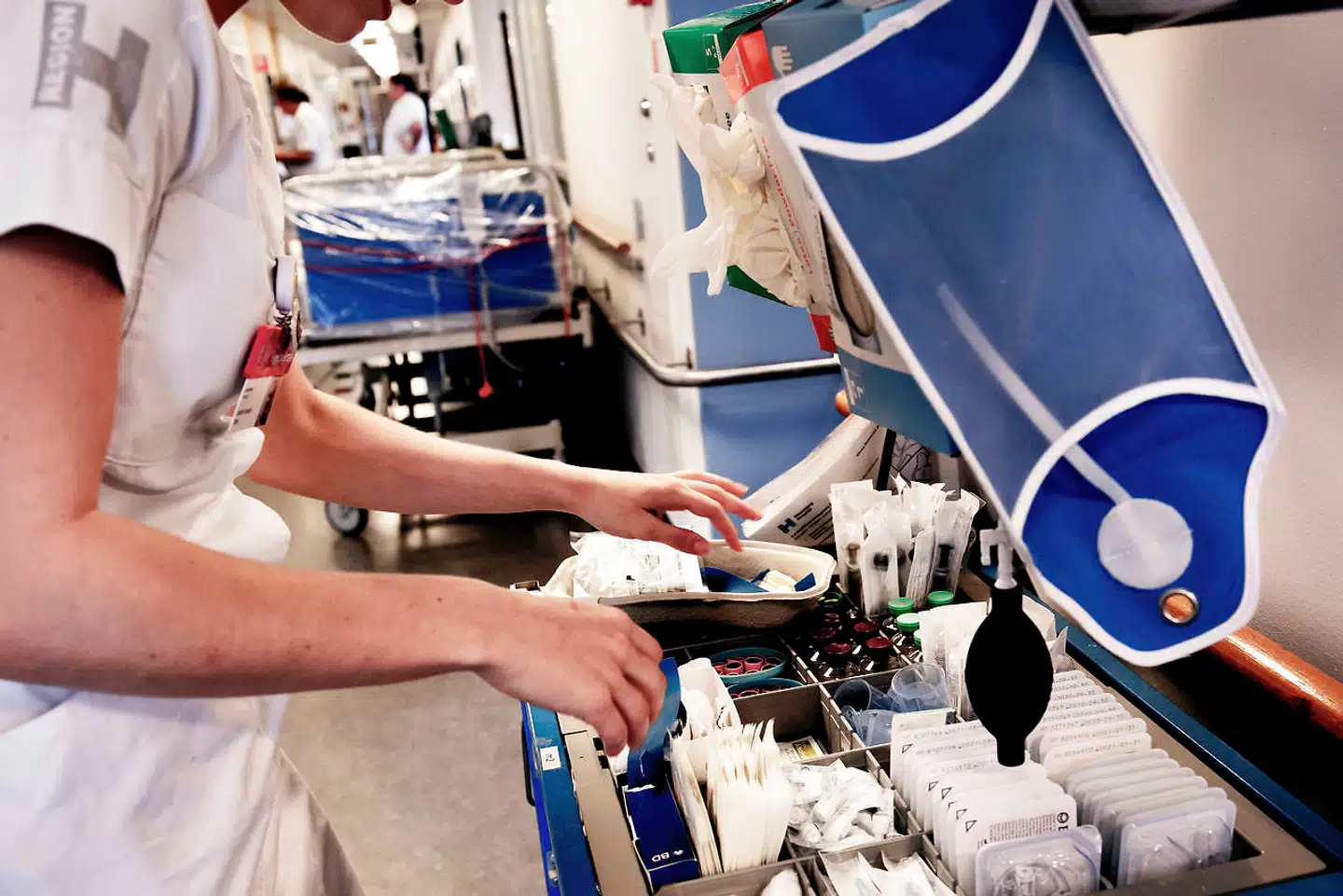Flere af regeringens støttepartier efterlyser en handleplan, der skal skaffe de lovede 1.000 ekstra sygeplejersker på de danske hospitalsgange.