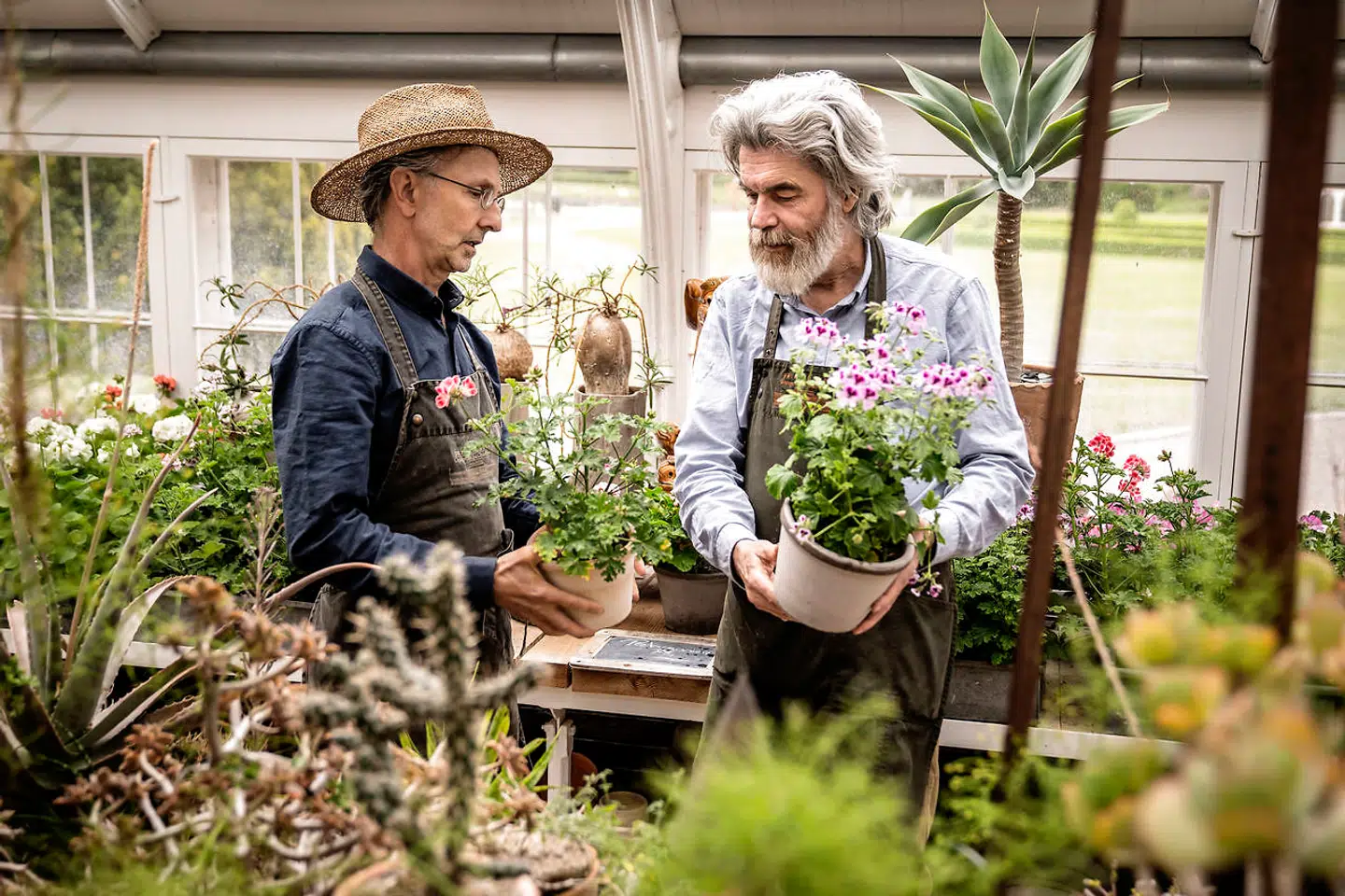 »Selvfølgelig kunne vi have haft en gård på landet eller et hus i provinsen, hvor vi havde en besøgshave. Det kunne også have været spændende. Men det her med de historiske indslag – det er det, der er interessant,« siger Stig Lauritsen (th.).
