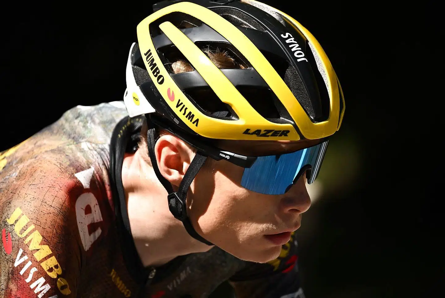 Jumbo-Visma team's Danish rider Jonas Vingegaard cycles during the 10th stage of the 109th edition of the Tour de France cycling race, 148, 1 km between Morzine and Megeve, in the French Alps, on July 12, 2022. (Photo by Marco BERTORELLO / AFP)