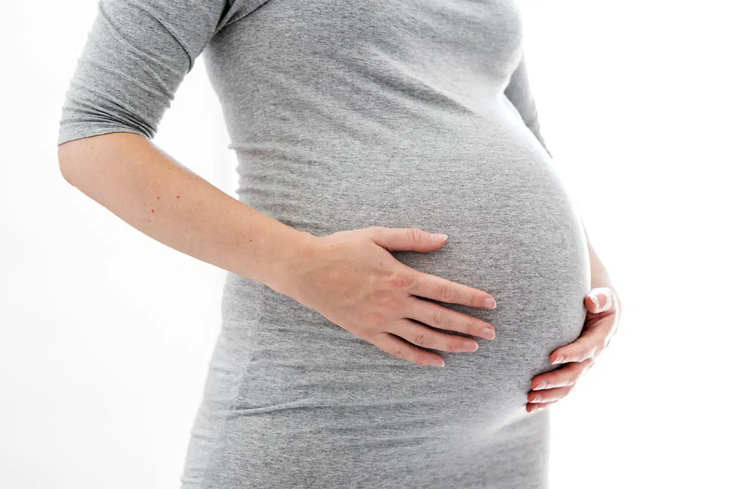 I december 2021 anbefalede styrelsen ellers, at fødsler skulle sættes i gang allerede fra en uge efter termin (arkivfoto).