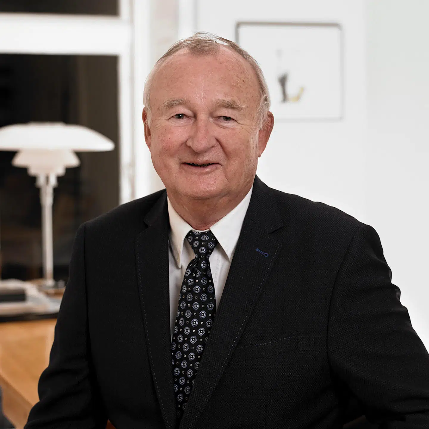 Claus Christiansen er læge, forsker og virksomhedsstifter. Sammen med hustruen donerer han millioner til kunst og kultur..