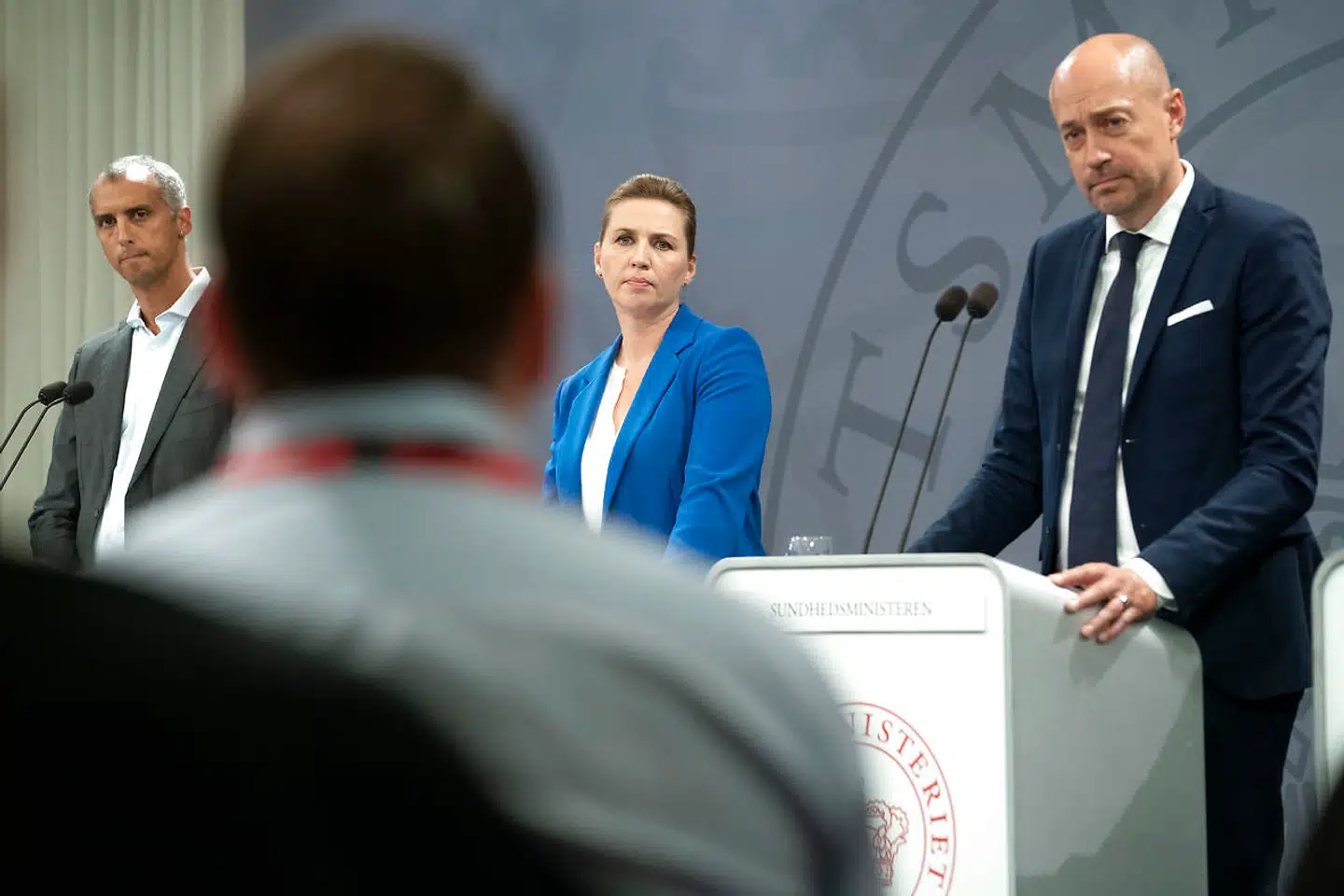 »Nu står det klart, at Mette Frederiksen gerne har magten. Men nødig tager ansvaret,« skriver Tom Jensen.