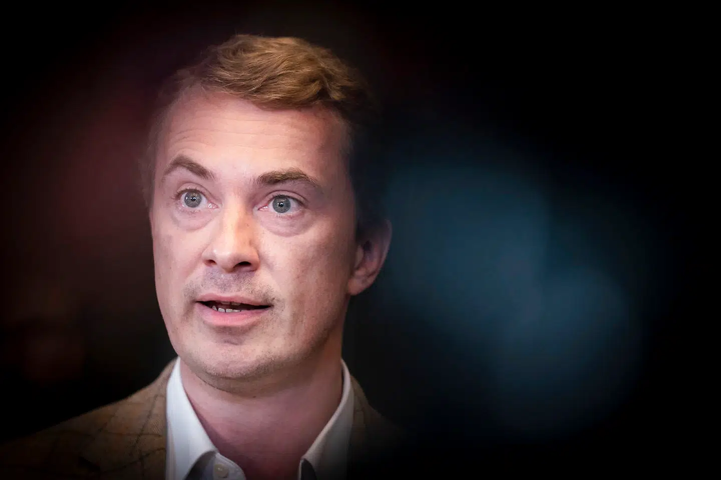 Dansk Folkepartis formand, Morten Messerschmidt, kan varme sig ved tanken om, at partiet i modsætning til Inger Støjberg har folketingsmedlemmer, byrådsmedlemmer, en partiorganisation og et kandidatkatalog, der tæller flere personer end blot formanden selv.