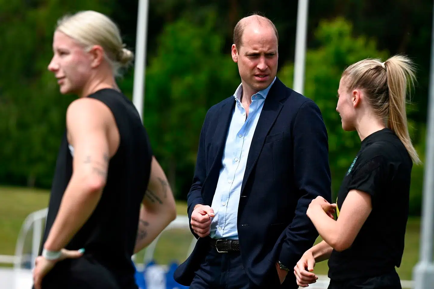 Den britiske prins William var i juni på besøg hos det engelske kvindelandshold.