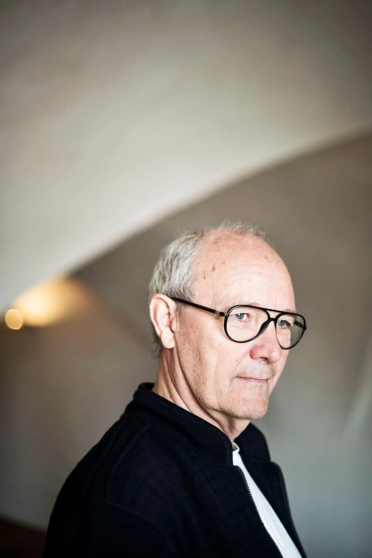 Henning Hyllested undrer sig ganske højlydt over, at en socialdemokratisk regering vil lægge navn til at legitimere (som han ser det) et angreb på fagforeningerne.