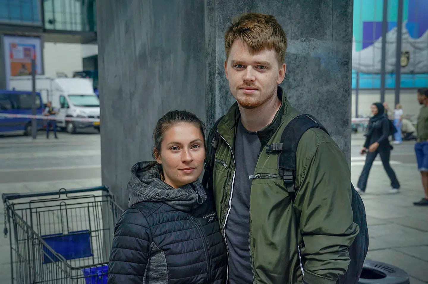 Fanny Fredriksson og Peter Edsberg Møllgaard var i Bilka, da skyderiet i Field's fandt sted søndag aften. De fortæller, at Bilkas medarbejdere var gode til at hjælpe folk ud af bygningen.