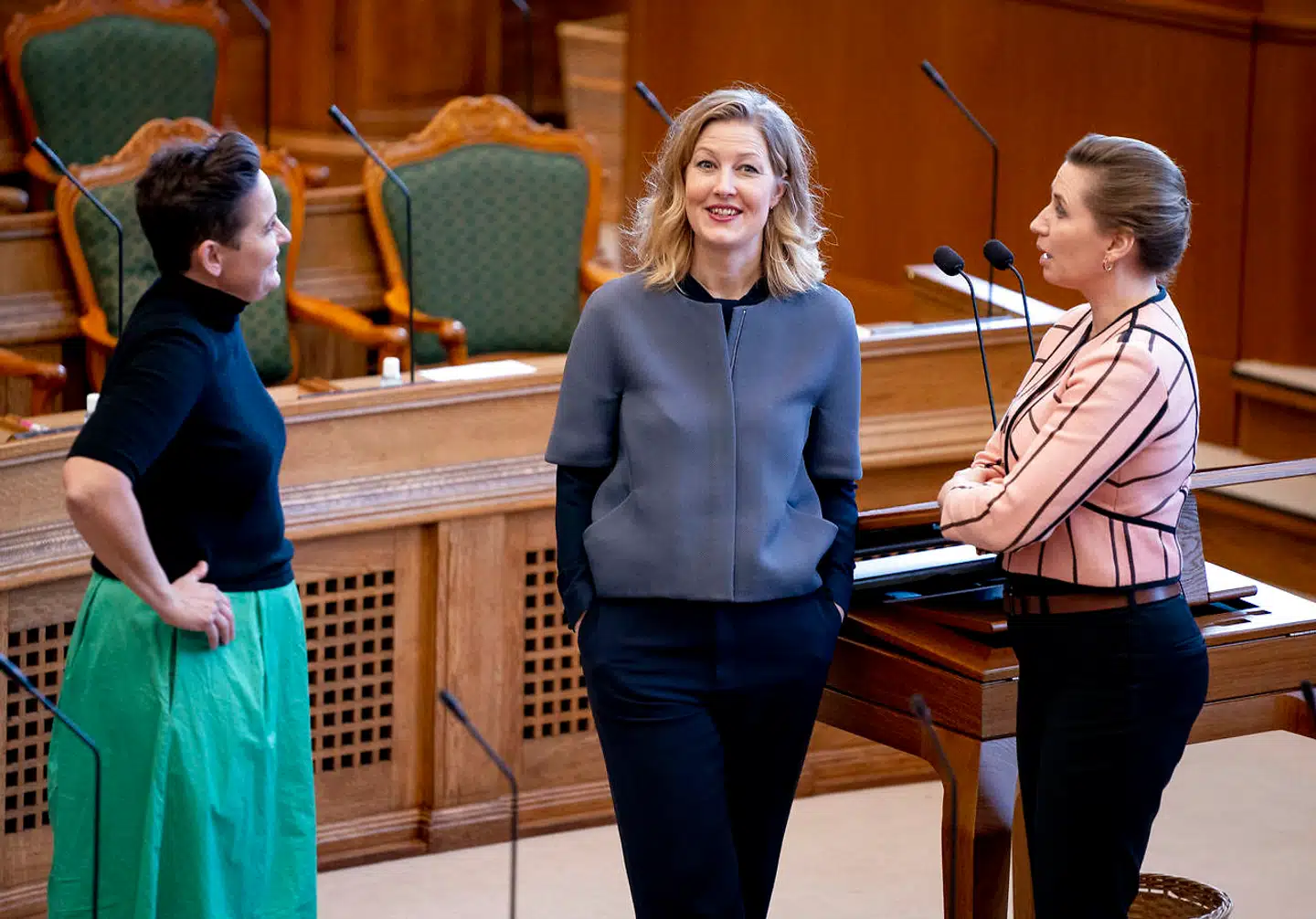 SFs Pia Olsen Dyhr, De Radikales leder, Sofie Carsten Nielsen, og statsminister Mette Frederiksen i Folketingssalen 8. februar.