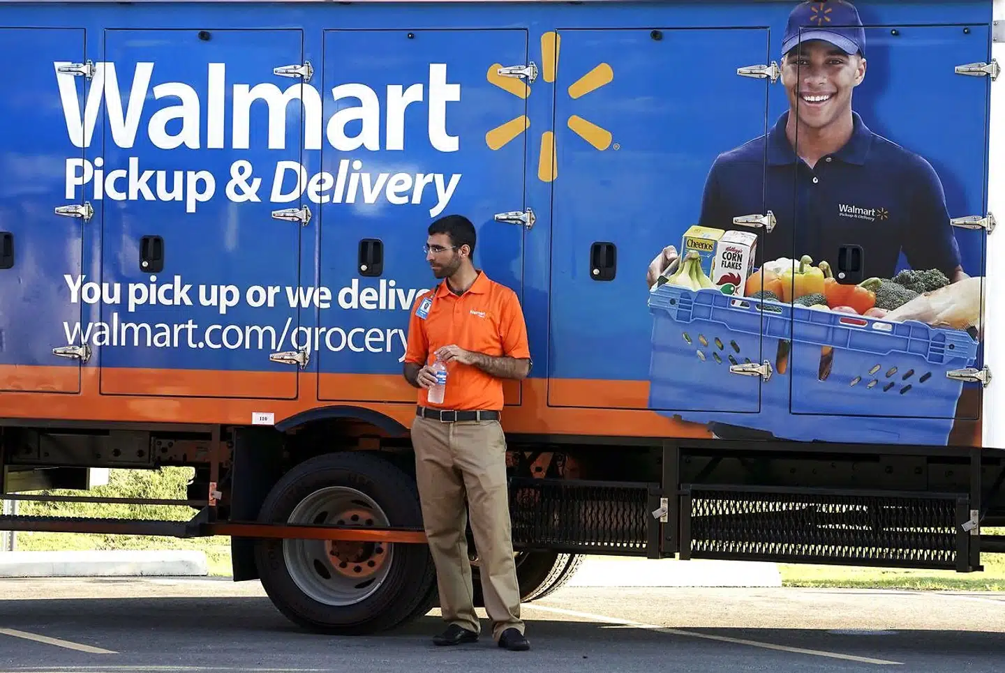 De store detailkæder som Walmart har allerede givet signaler om, at forbrugerne er pressede af de store prishop og derfor ændrer shoppevaner.