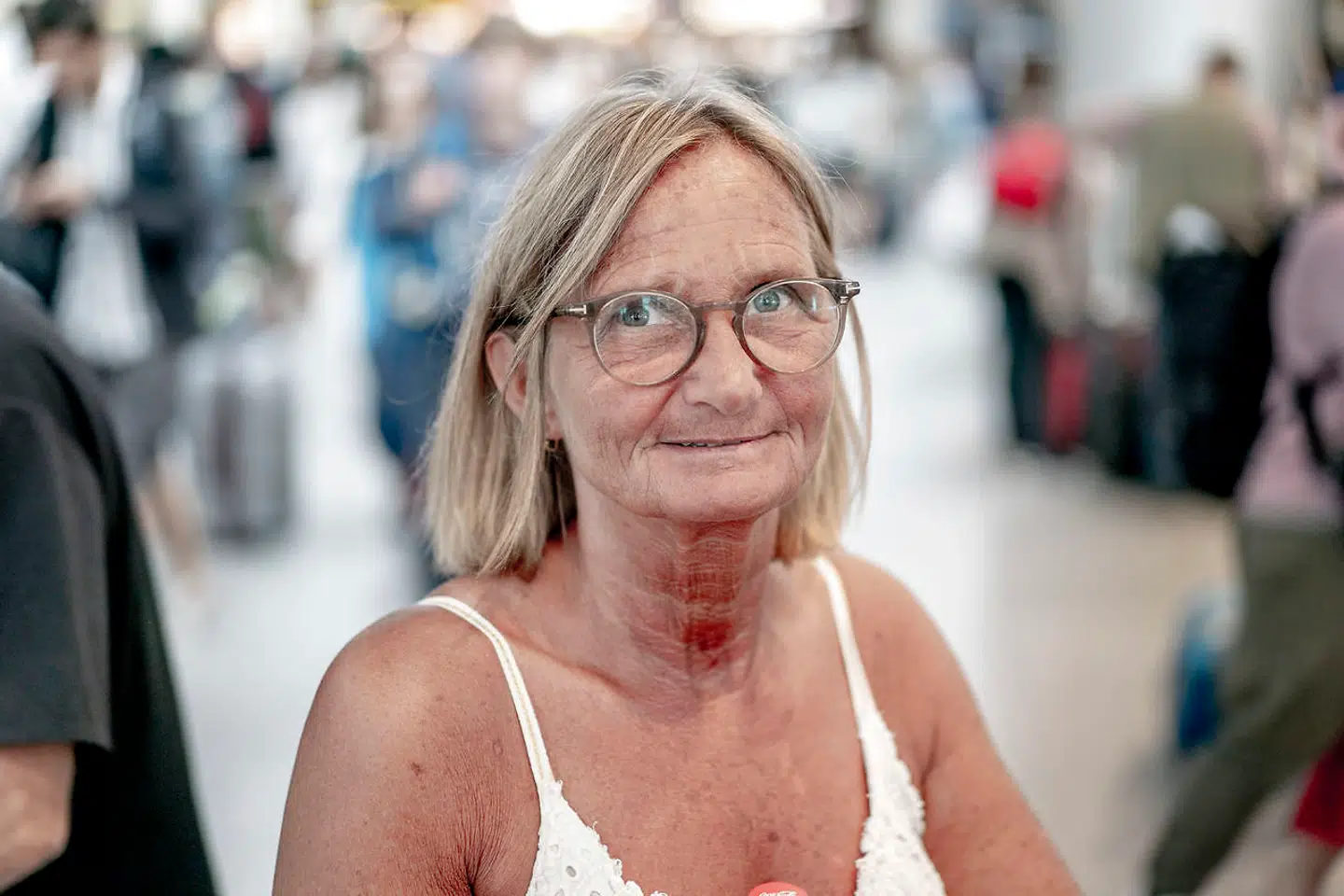 Marianne Strauss og hendes 14-årige datter måtte tage mange timer tidligere ud i lufthavnen på grund af manglende information fra SAS. Alligevel bliver datteren meget forsinket og kan få problemer på hjemturen på grund af den potentielle strejke.