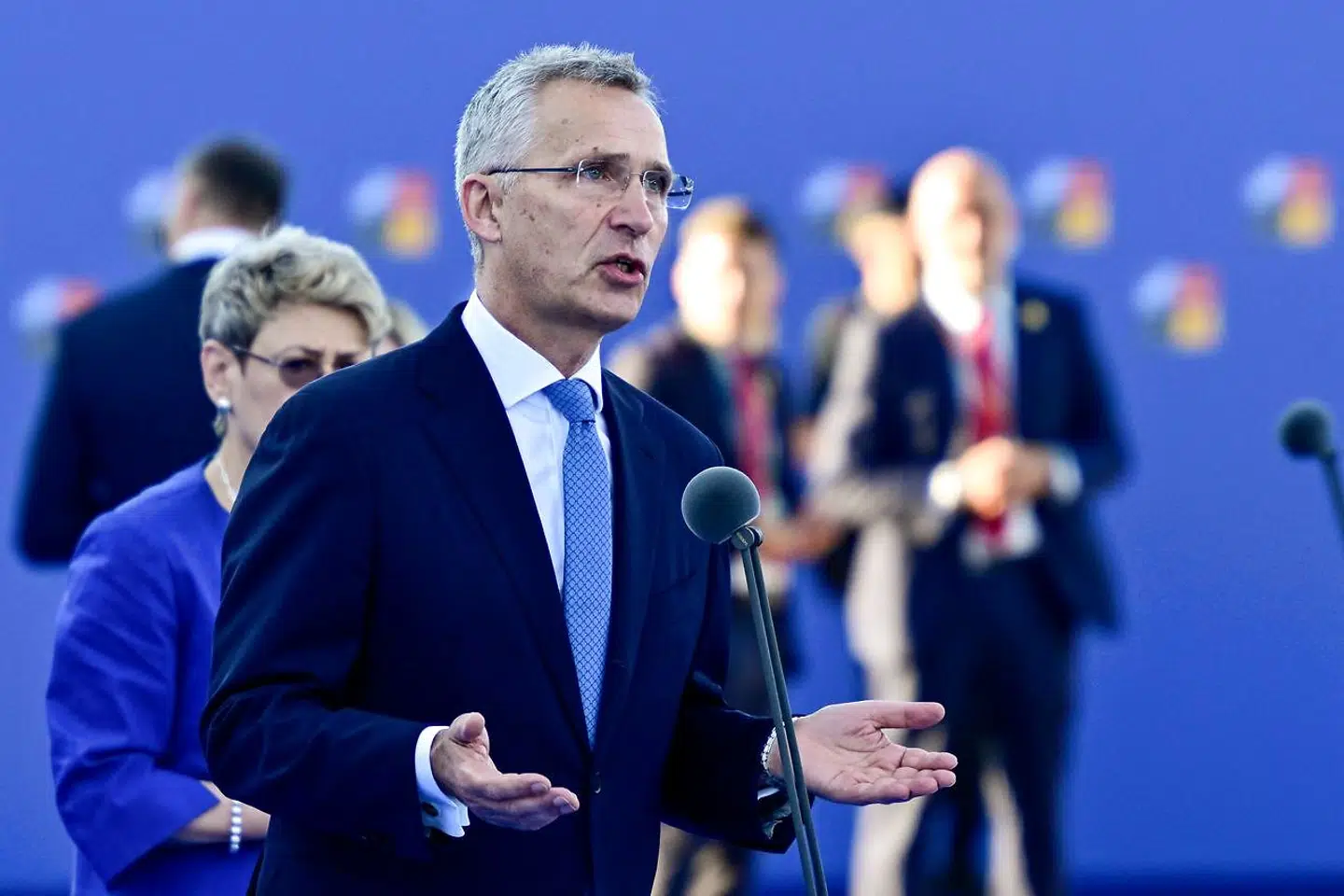 NATO-generalsekretær Jens Stoltenberg fremhævede på topmødet, at kun fem NATO-lande endnu ikke har kurs mod at opfylde målet om at bruge to procent af BNP på forsvar senest i 2024. Blandt de fem er Danmark.