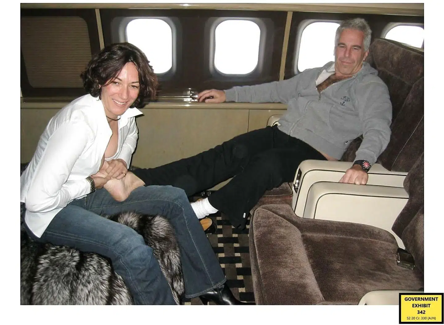 Ghislaine Maxwell blev tirsdag idømt 20 års fængsel for at have hjulpet sin tidligere kæreste, rigmanden Jeffrey Epstein, med at misbruge mindreårige piger.