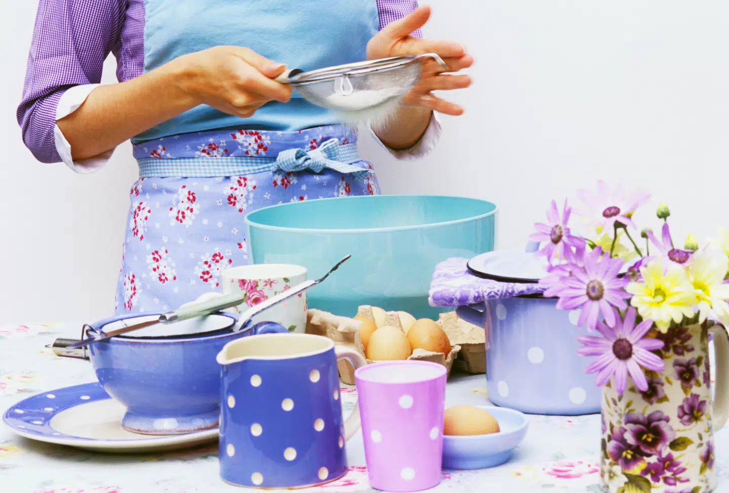 Der er markante forskelle at spore, når man kigger på #tradwifes sammenlignet med en almindelig børnefamilie med en hjemmegående mor i et dansk hjem.