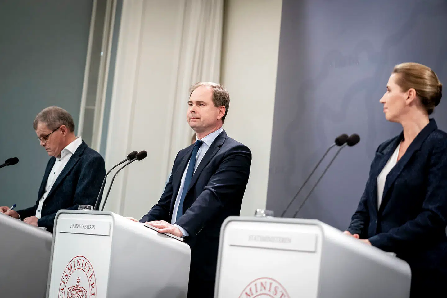 »SSI sejlede i coronaens første år og en tilfældig bemærkning på et møde i minkavlerforeningen førte til en skandale, som man næsten håber rammer socialdemokraterne i nakken med en rigsret mod Mette Frederiksen, skriver jan Flodin.