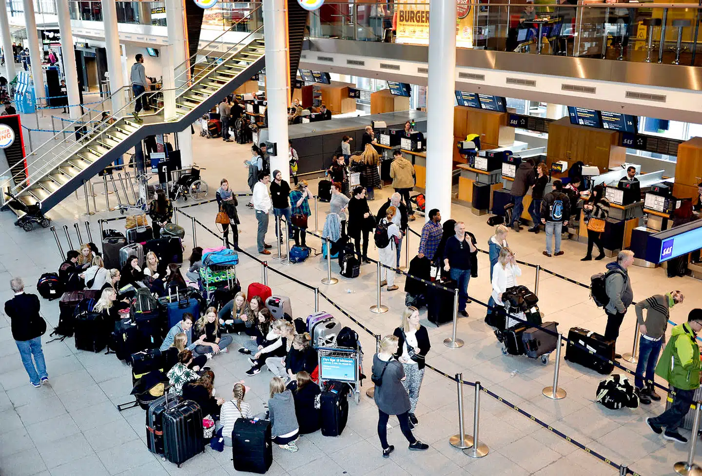 Piloternes strejkevarsel kan ramme omkring halvdelen af alle SAS' rejser. Det får nu kunderne til at holde sig væk fra det kriseramte selskab.