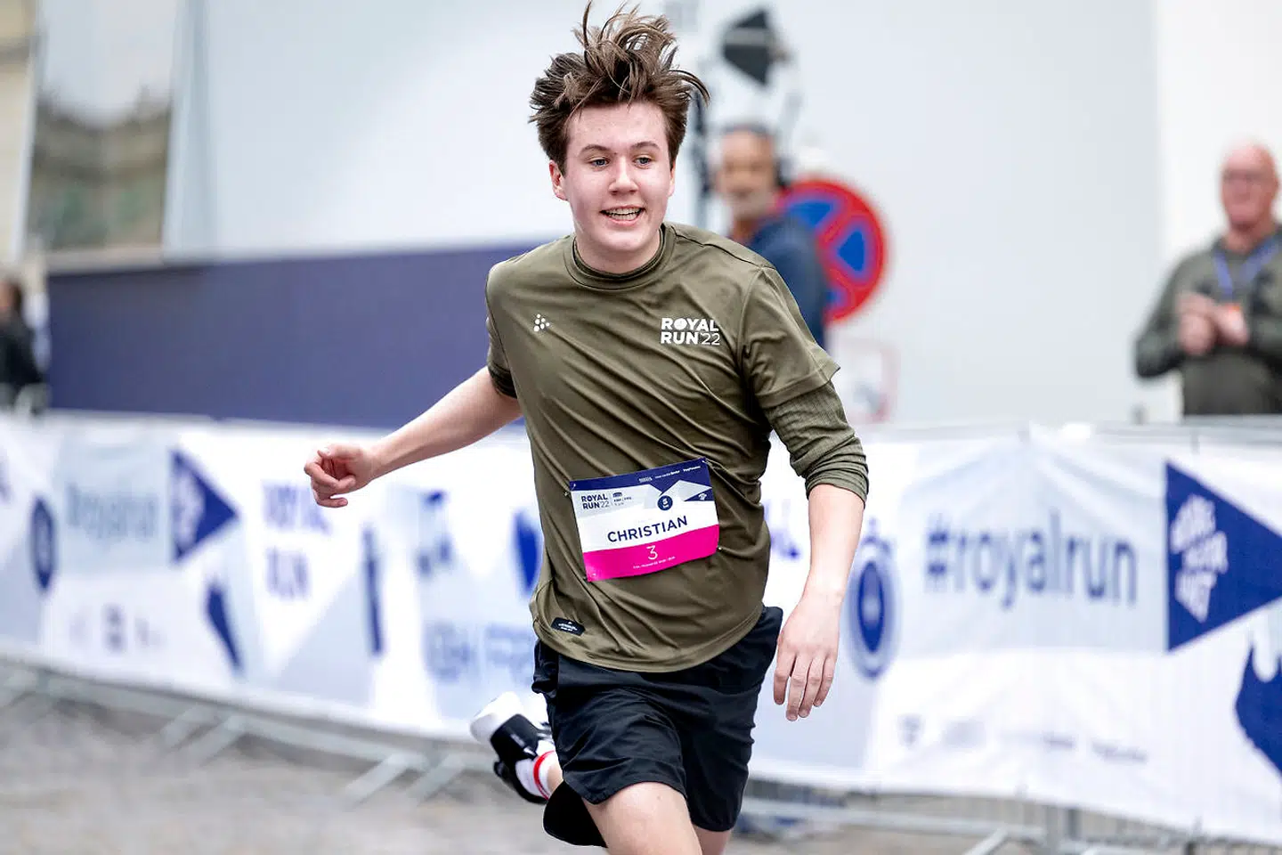 Prins Christian, her under Royal Run 2022, skal nu skifte til en anden skole. Kronprinsparret har meddelt, de vil tale med deres børn om mulighederne hen over sommeren.