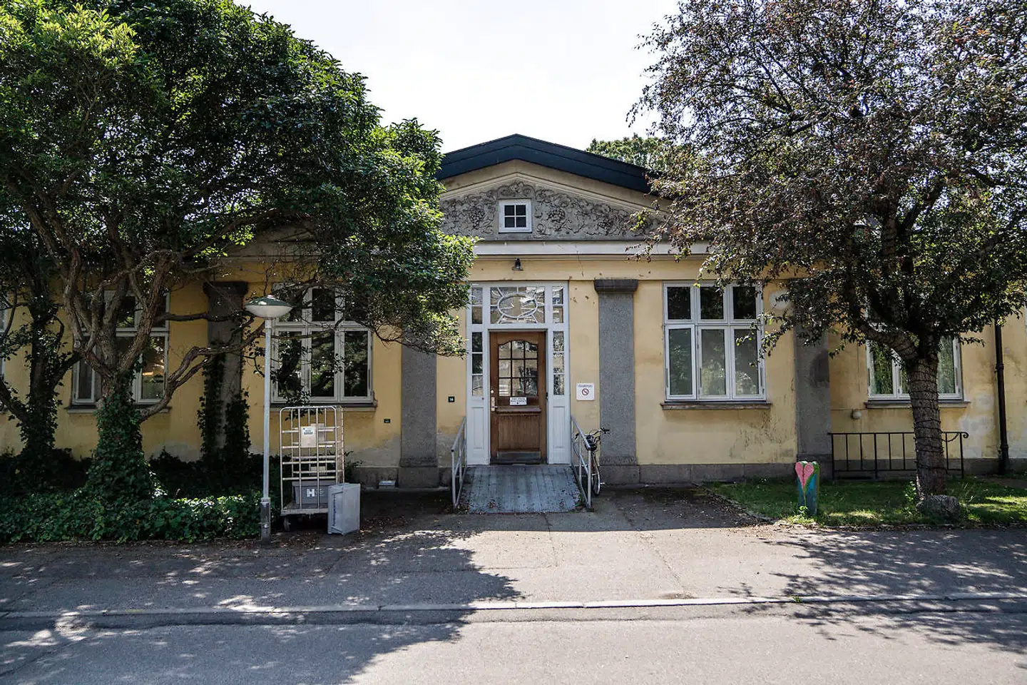 Frederiksberg Kommune købte i 2021 Frederiksberg Hospital af Region Hovedstaden. Det lukker efter planen ned i 2025.