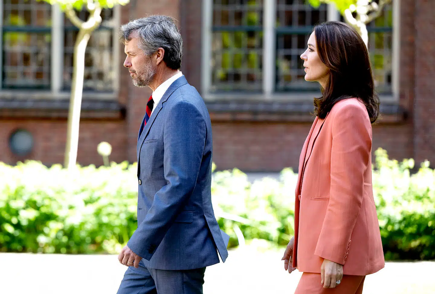 Efter massiv kritik af kulturen på Herlufsholm, har Kronprinsparret besluttet, at deres børn ikke længere skal gå på skolen. Eksperter peger på, at det er det rette at gøre.