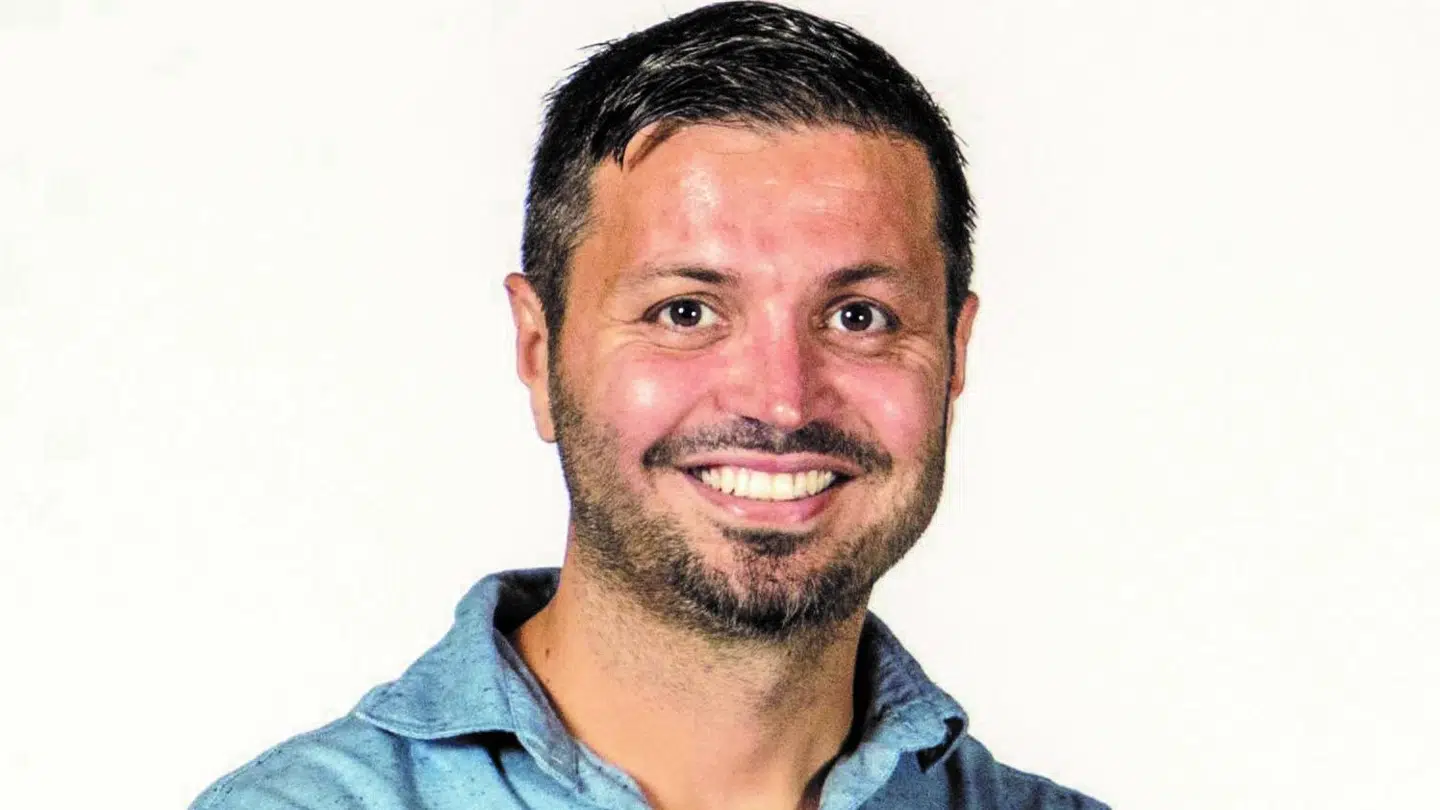 »Elbilen står stærkt på rigtigt mange punkter. Akilleshælen er, at der ikke er så mange billige elbiler – typisk koster de fra 300.000 kroner og opefter. Og så skal man planlægge,« siger Ilyas Dogru, chefkonsulent hos FDM og ekspert i elbiler.