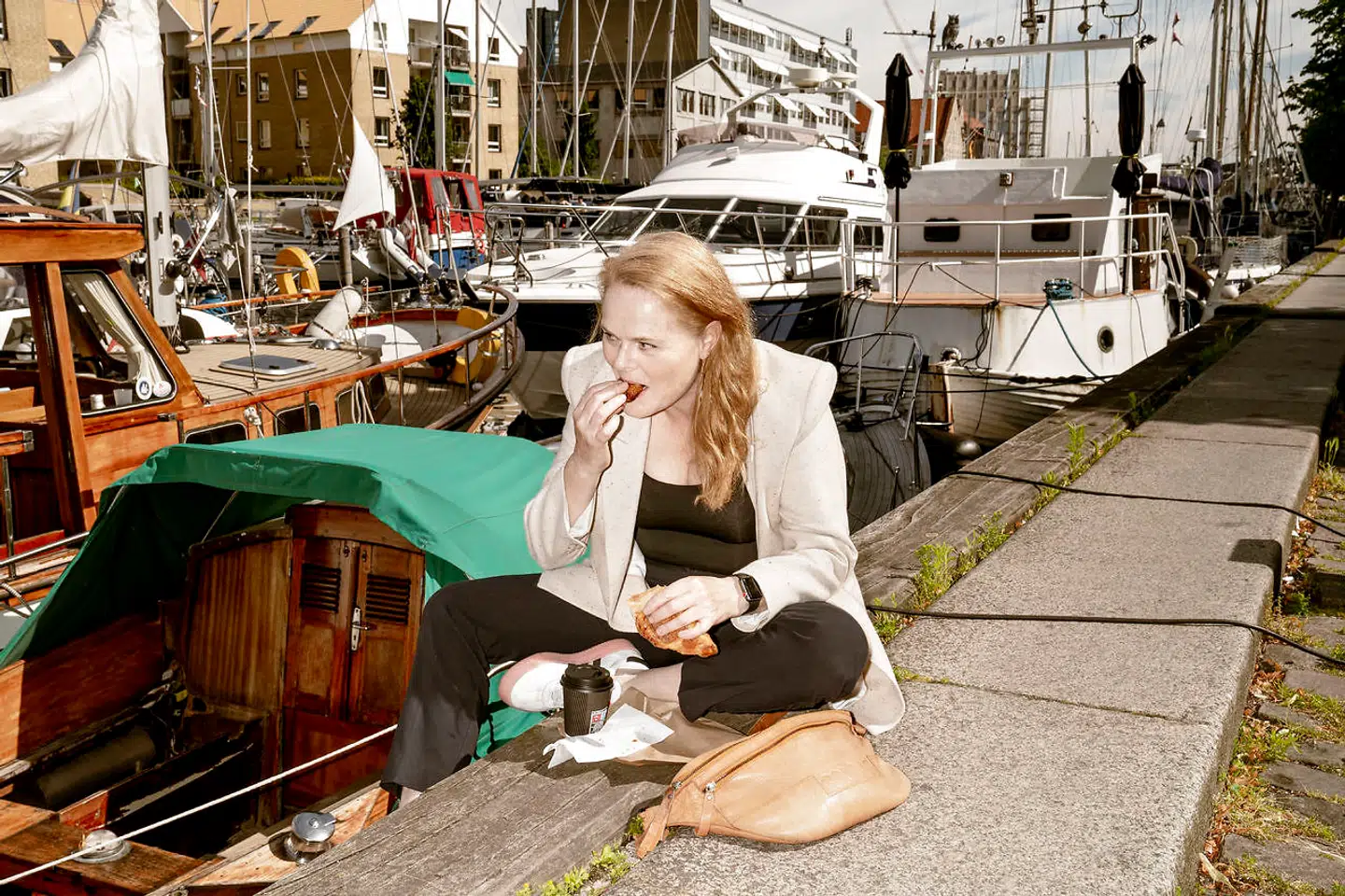 »Når vejret er godt, så er noget af det bedste at købe en god flaske vin og sætte sig ned ved kanalerne og nyde mangfoldigheden i byen.«