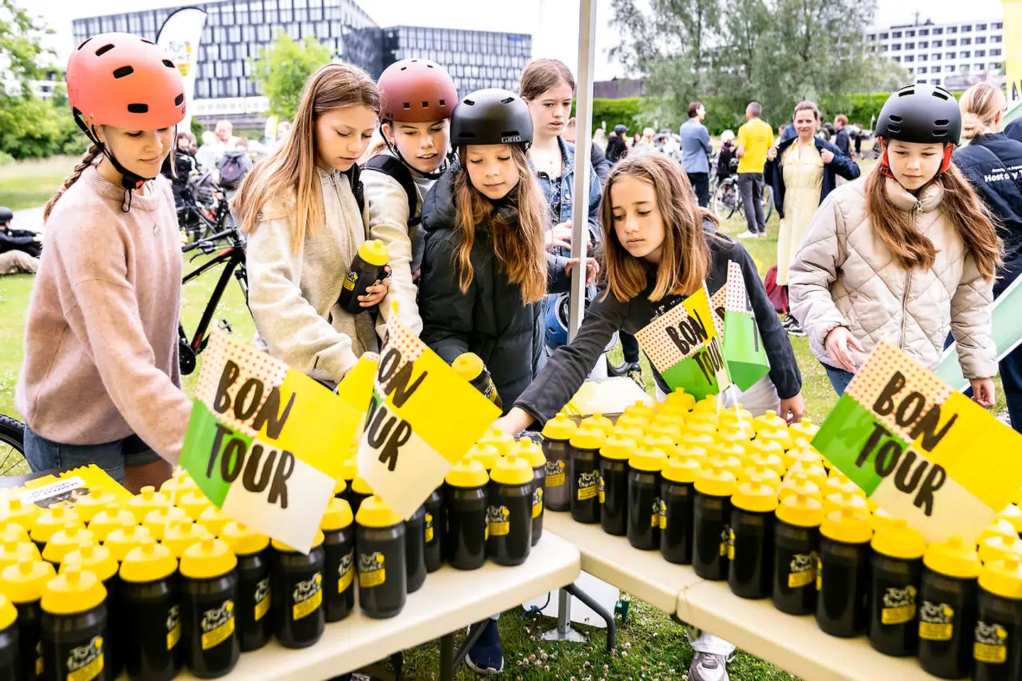 Tour de France kan nærmest ikke undgå at blive en publikumssucces i København og resten af Danmark, lyder det fra fransk professor i sportsøkonomi. Og går det godt, så kan være adgangsbillet til større sportsbegivenheder på dansk jord – men ikke på samme måde som afviklingen af Touren, vurderer han.