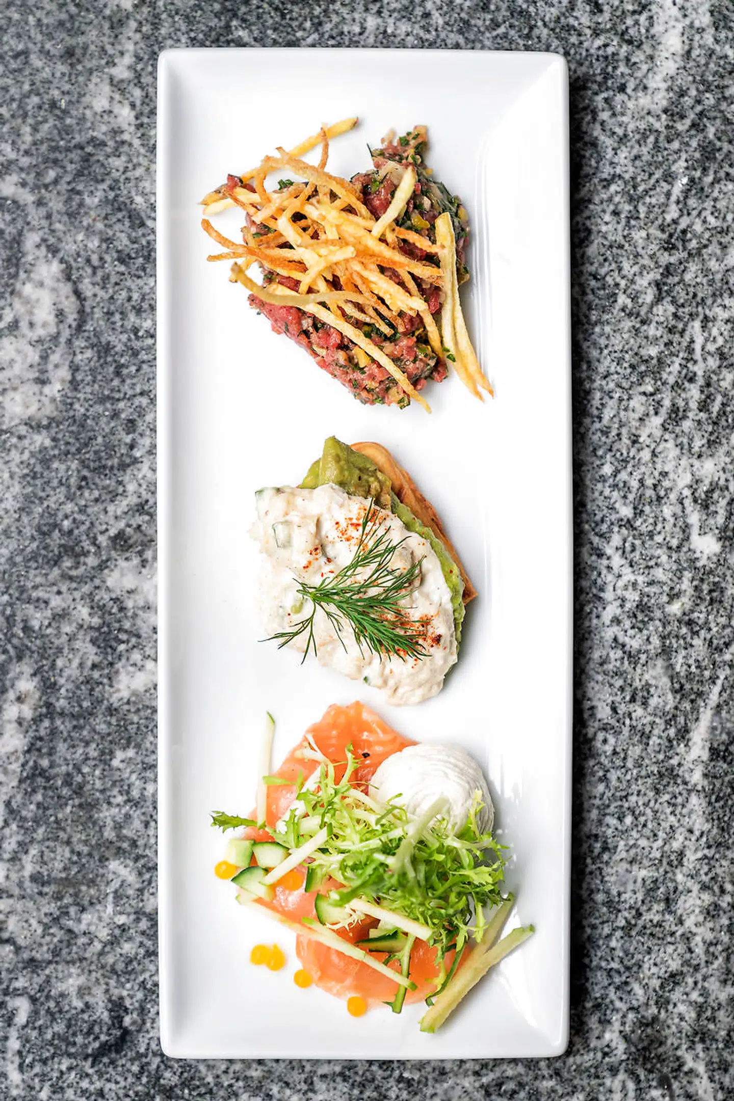 Frokosttallerkenen rummede både tatar, krabbesalat og laks, men eksekveringen haltede og serveringen var frokostens svageste led.